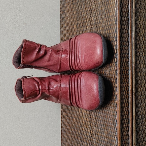 Clarks Artisan Ankle Boots Wine Color Size 6 - Picture 14 of 14